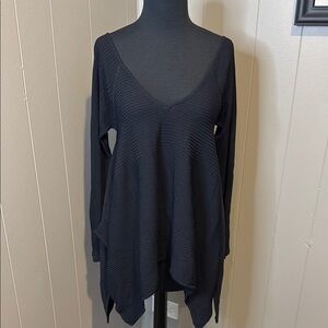 B4 VENUS Women’s Small Charcoal Ribbed V-Neck Tunic